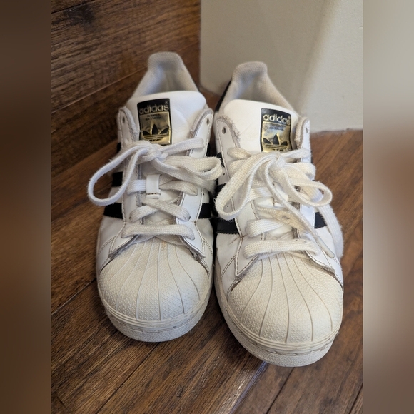 Adidas Superstar Shoes - White and Black Leather Unisex M6/W7 - Picture 14 of 17